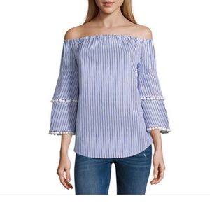 NWT Off The Shoulder Top With Bell Sleeve. Sz  Med